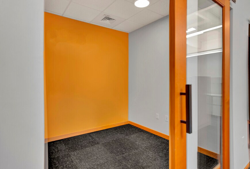 More Photos Of 454 SE 187th Ave, Portland Office For Sale