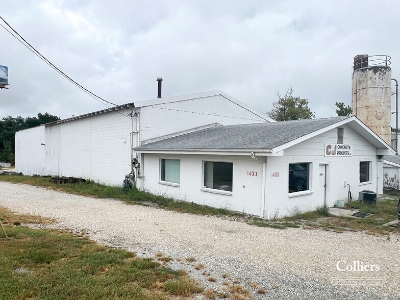Primary Photo Of 1400 E Veterans Memorial Pky, Truesdale Manufacturing For Sale