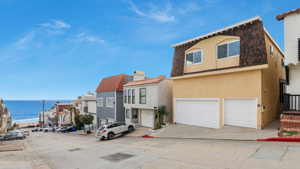 More Photos Of 217 43rd St, Manhattan Beach Apartments For Sale