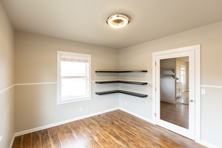 More Photos Of 1215 B St, Hood River Office For Lease