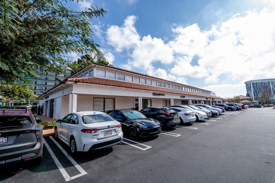 More Photos Of 21201-21327 Hawthorne Blvd, Torrance Unknown For Lease