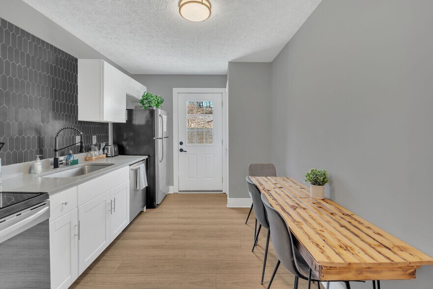 More Photos Of 901 21st Ave N, Nashville Multifamily For Sale