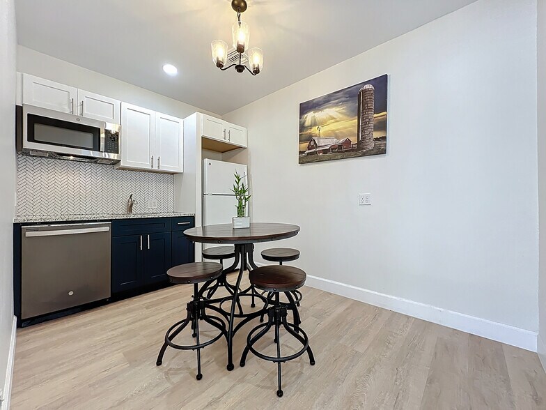 More Photos Of 507 East St, Longwood Office Residential For Lease