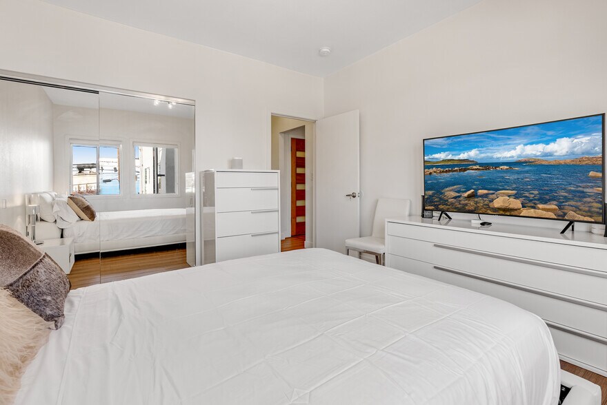 More Photos Of 6208-6212 Santa Monica Blvd, Los Angeles Loft Creative Space For Lease