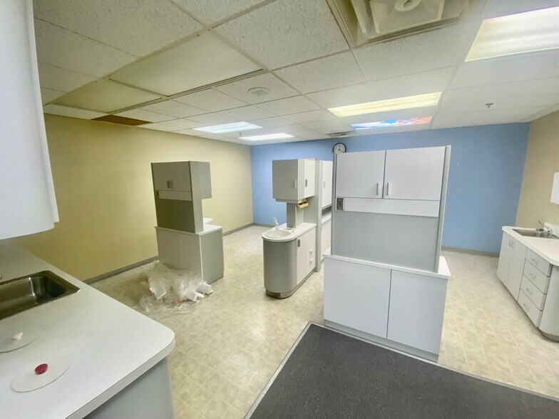 More Photos Of 18220 Harwood Ave, Homewood Office Residential For Sale