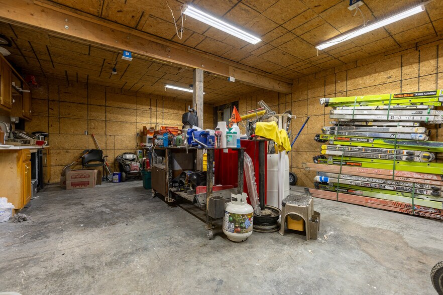 More Photos Of 1050 W Innovation Dr, Kearney Warehouse For Sale