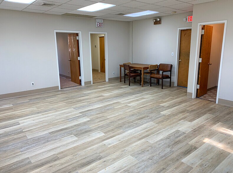 More Photos Of 266 White Plains Rd, Eastchester Office For Sale