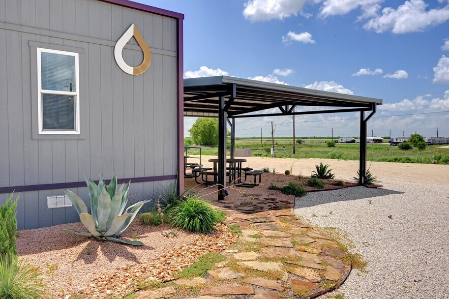 More Photos Of 804 Highway 304, Gonzales Loft Creative Space For Sale