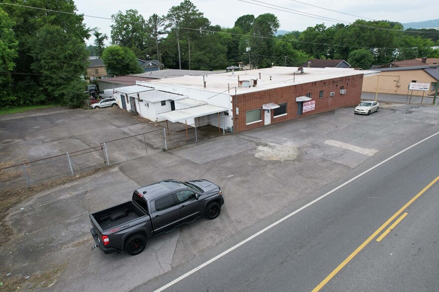 More Photos Of 1414 E Morris St, Dalton Light Distribution For Lease