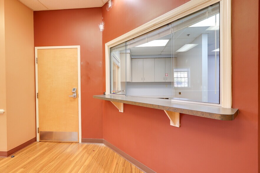 More Photos Of 604 Solarex Ct, Frederick Medical For Lease