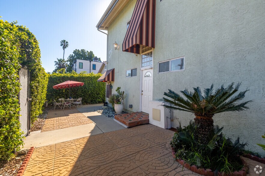 More Photos Of 1943 Vista Del Mar Ave, Los Angeles Apartments For Sale