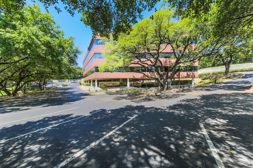More Photos Of 8834 N Capital of Texas Hwy, Austin Office For Lease