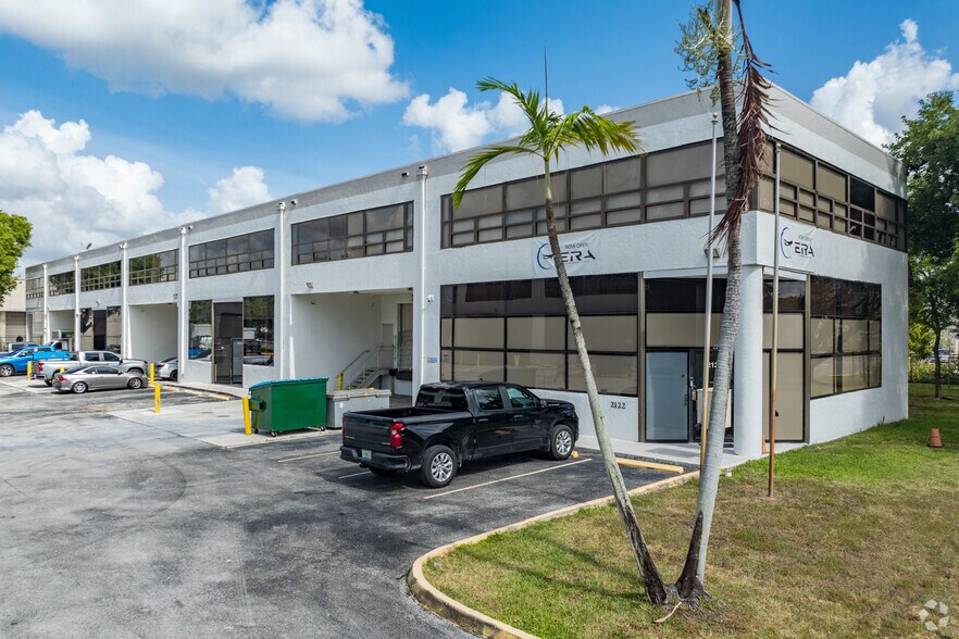 More Photos Of 2100-2142 NW 99th Ave, Doral Unknown For Lease
