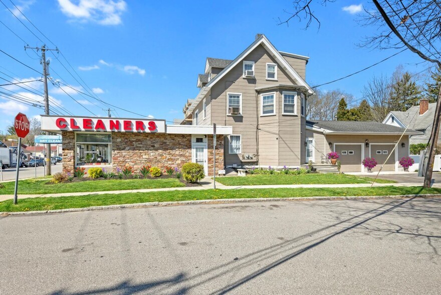 Primary Photo Of 129 Montgomery Ave, Bala Cynwyd Freestanding For Sale