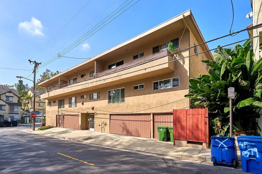 More Photos Of 4587 Don Tomaso Dr, Los Angeles Apartments For Sale