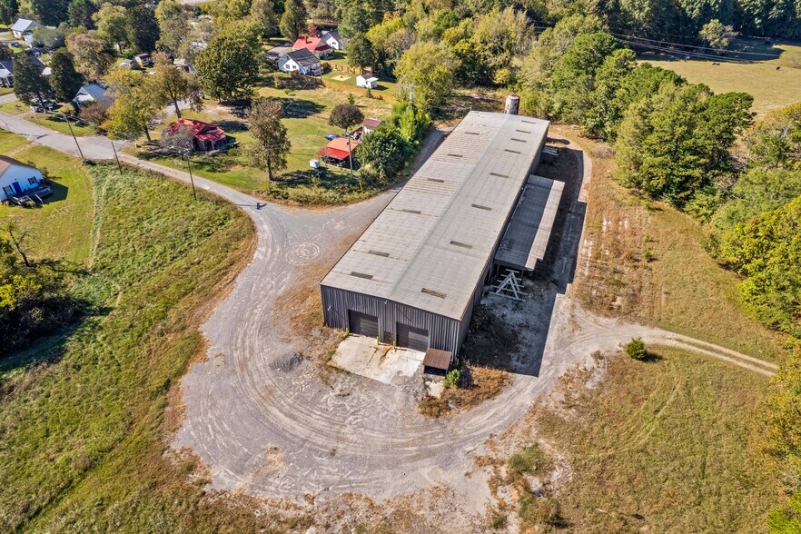 More Photos Of 344 Field Dr, Troutman Industrial For Lease