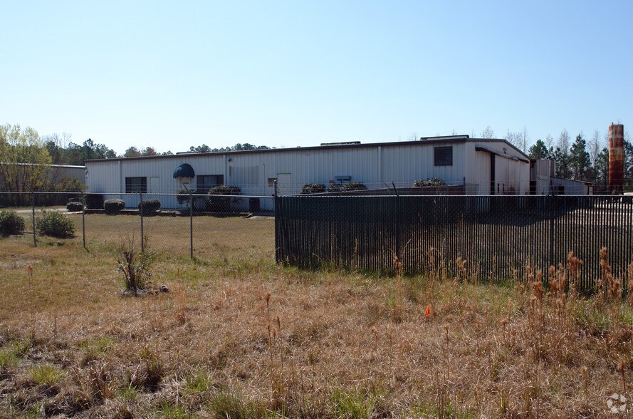 More Photos Of 9049 Industrial Blvd NE, Leland Warehouse For Lease