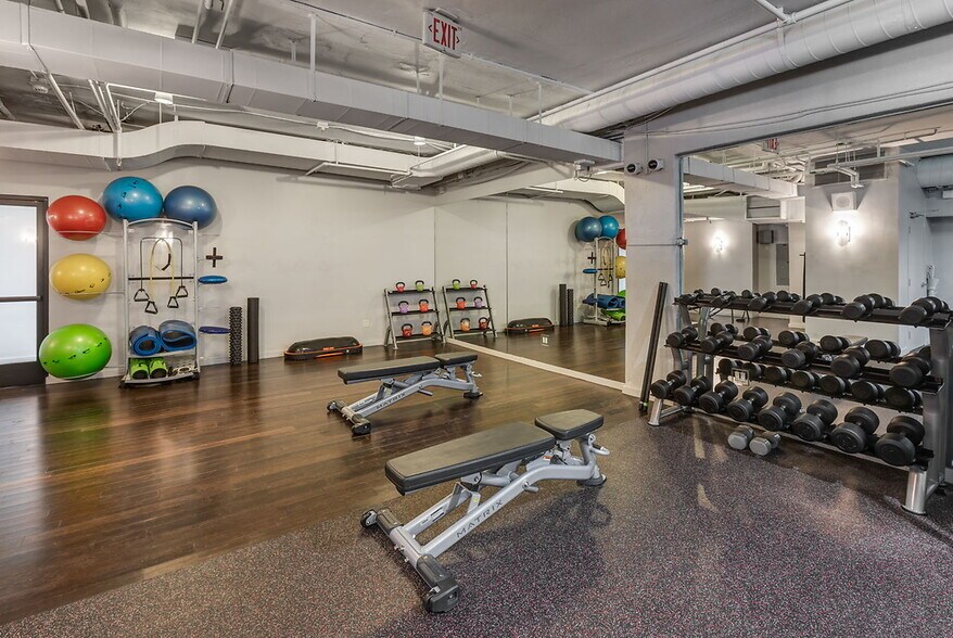More Photos Of 610 S Main St, Los Angeles Apartments For Lease