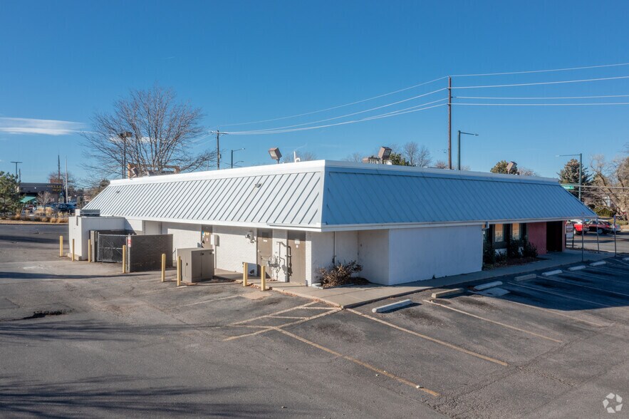 More Photos Of 9050 E Hampden Ave, Denver Restaurant For Lease
