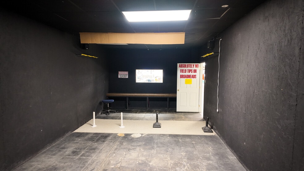 More Photos Of 45 Job Corp Rd, Pine Knot Flex For Sale