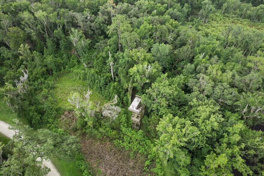 More Photos Of 6440 Cedar Ln, Brooksville Sports And Entertainment For Sale