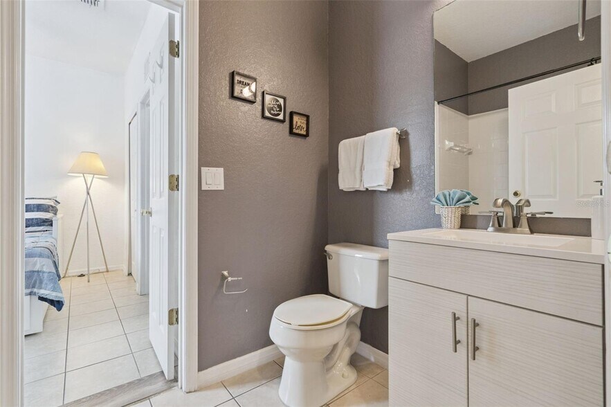 More Photos Of 245 Cambria Ave, Davenport Specialty For Sale