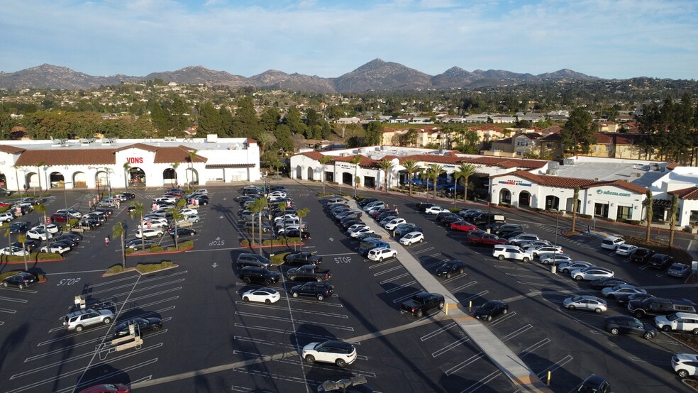 More Photos Of 11986 Bernardo Plaza Dr, San Diego Unknown For Lease