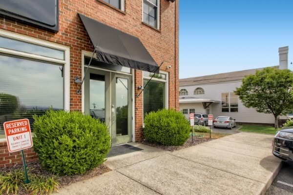 More Photos Of 1227 Lakeview Dr, Franklin Storefront Retail Office For Lease
