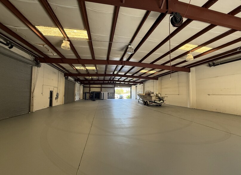 More Photos Of 995 Transport Way, Petaluma Warehouse For Sale