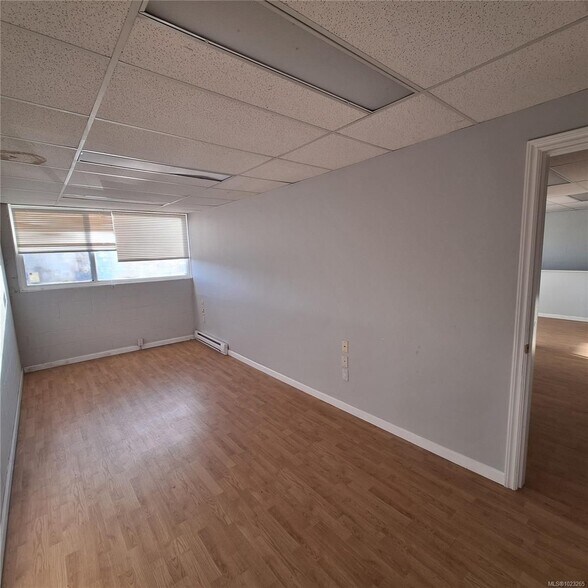 More Photos Of 3043 Barons Rd, Nanaimo Industrial For Sale