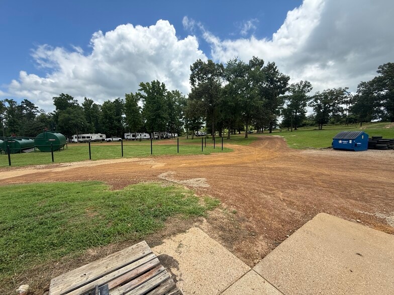 More Photos Of 17650 Texas 19, Montalba Auto Repair For Sale