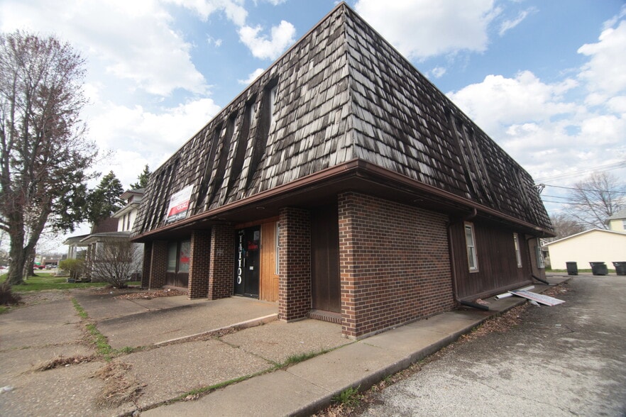 More Photos Of 1524 38th St, Rock Island Office Residential For Sale