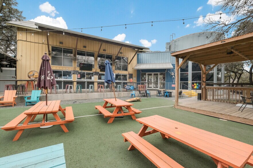 More Photos Of 13838 Jones Maltsberger Rd, San Antonio Restaurant For Sale