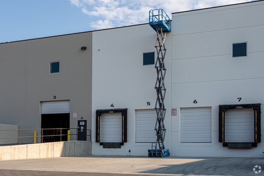 More Photos Of 1650 S Awl Cir, Salt Lake City Distribution For Lease