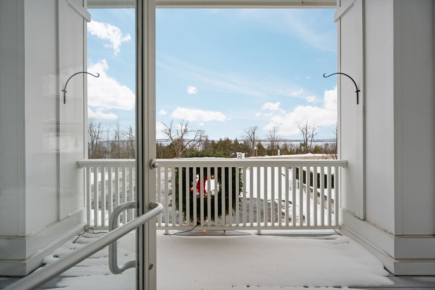 More Photos Of 2569 Charlevoix Rd, Petoskey Restaurant For Sale