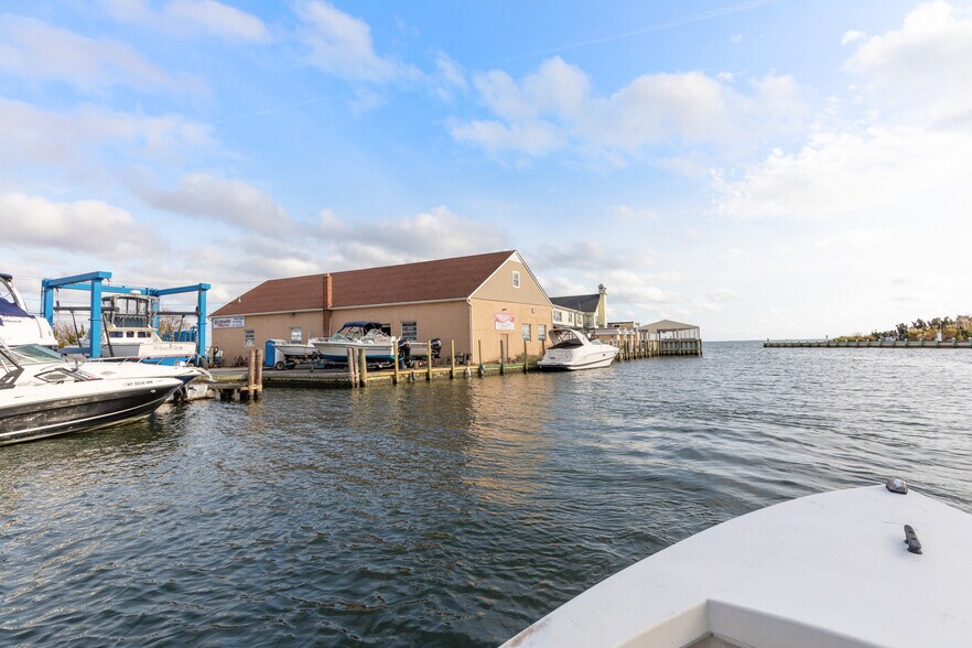 More Photos Of Suffolk County, Bay Shore Marina For Sale