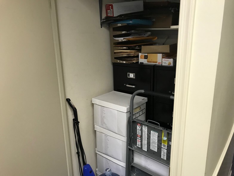 More Photos Of 9693-9697 Main St, Fairfax Medical For Sale