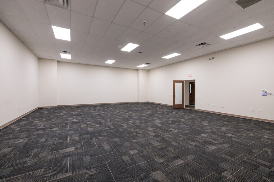 More Photos Of 8401 State Road 33 N, Lakeland Distribution For Lease