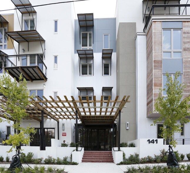 Primary Photo Of 141 Napoleon St, Baton Rouge Multifamily For Sale