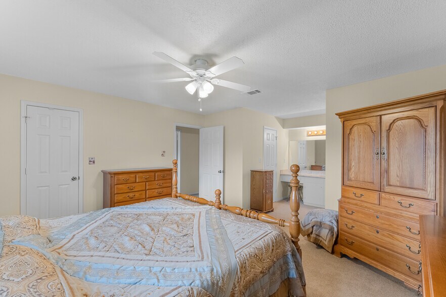 More Photos Of 7315 Pine St, Manvel Industrial For Sale