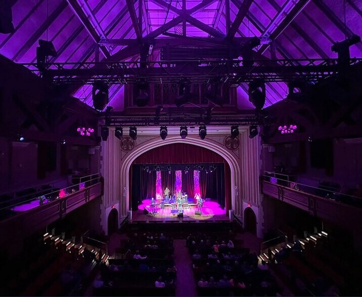 More Photos Of 400 NE Perry Ave, Peoria Theater Concert Hall For Sale