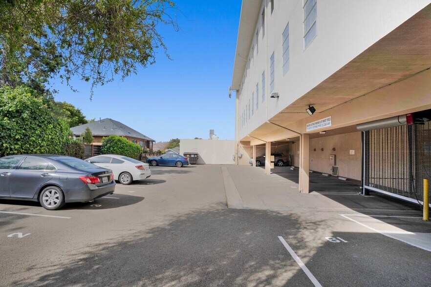 More Photos Of 1758-1760 Solano Ave, Berkeley Storefront Retail Office For Sale