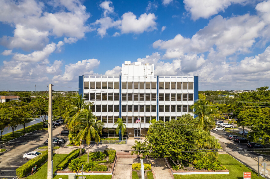 Primary Photo Of 8751 W Broward Blvd, Plantation Medical For Lease