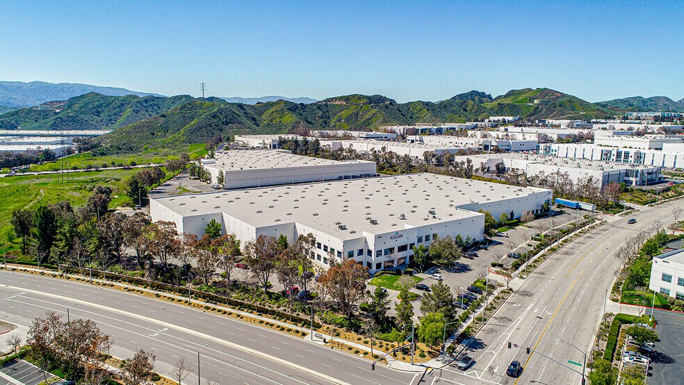 More Photos Of 28104-28144 Witherspoon Pky, Valencia Warehouse For Lease