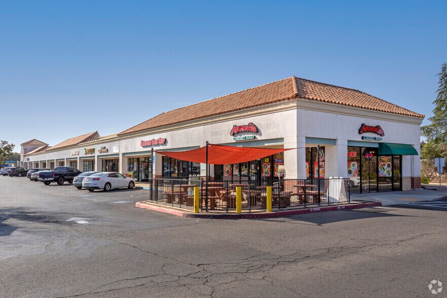 More Photos Of 323 W Shaw Ave, Clovis Unknown For Lease