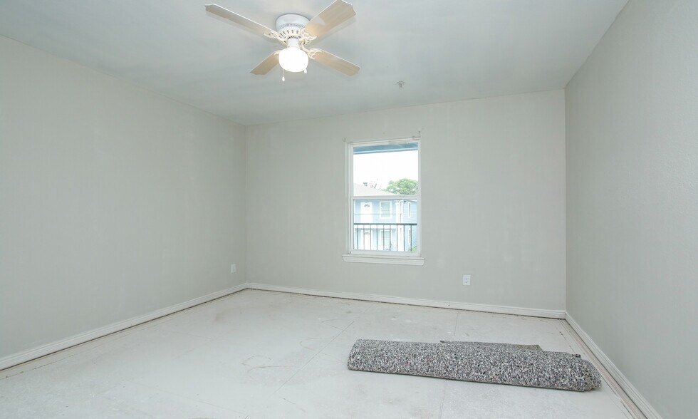 More Photos Of 1318 Avenue A, South Houston Apartments For Sale