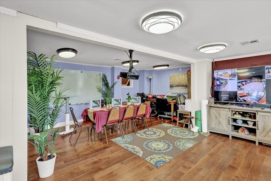 More Photos Of 22 New Holland ave, Shillington Sports And Entertainment For Sale