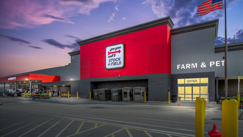 Primary Photo Of 340 E Edgewood Blvd, Lansing Freestanding For Sale