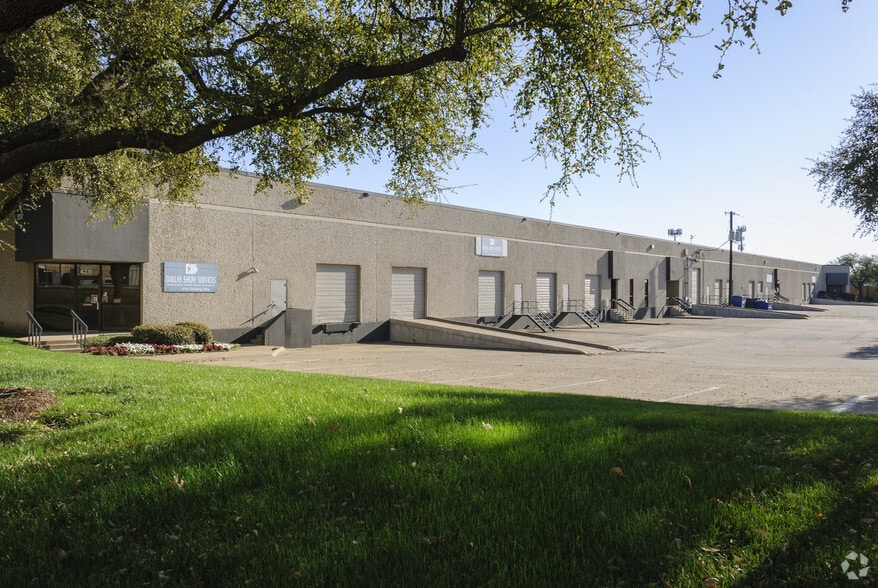 More Photos Of 4301-4311 Shilling Way, Dallas Distribution For Lease