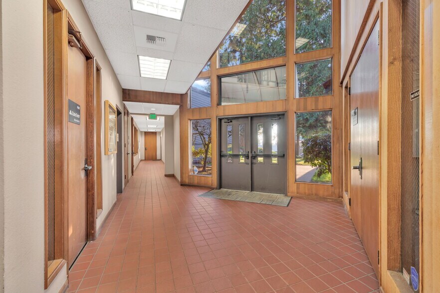 More Photos Of 34004 16th Ave S, Federal Way Office For Lease